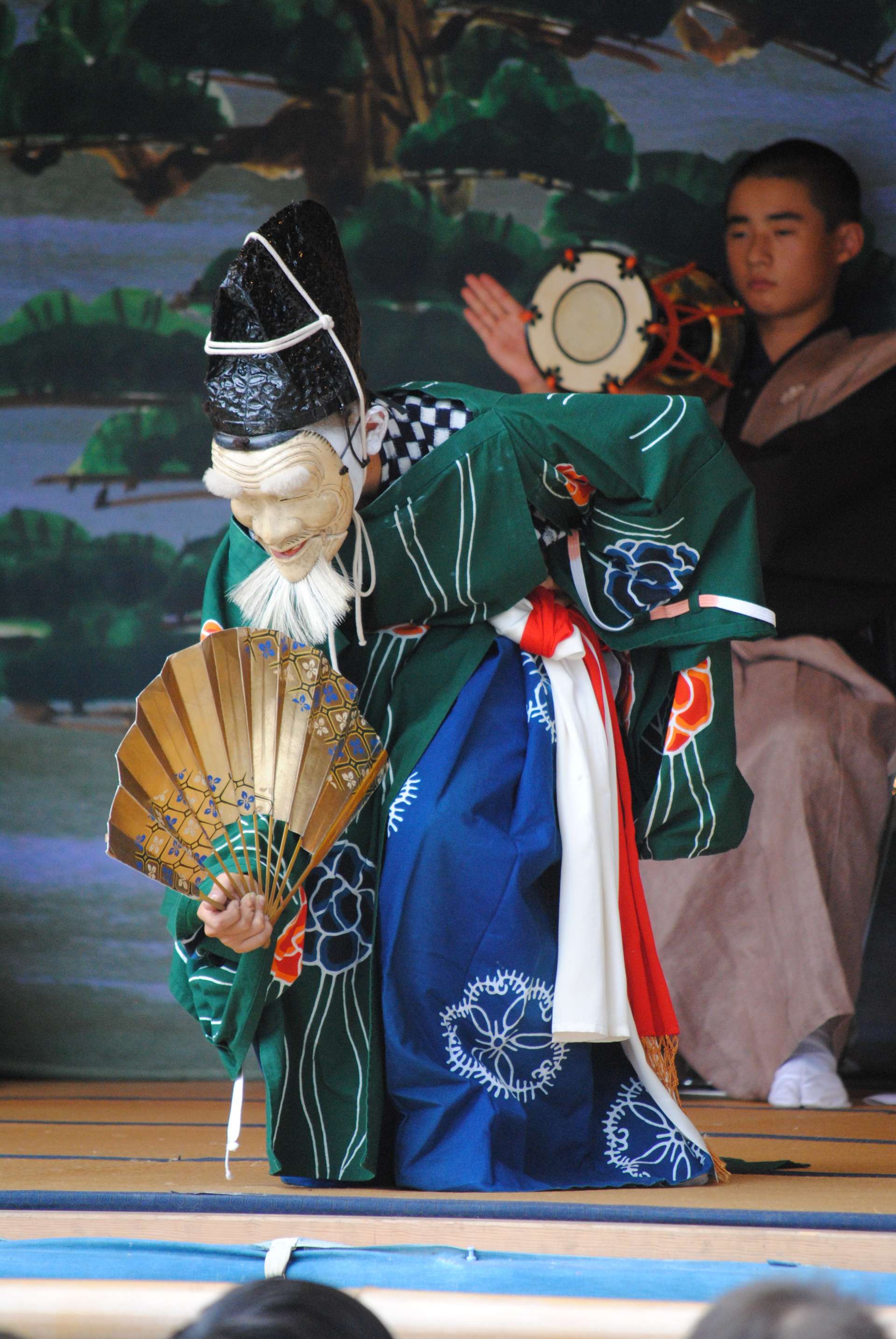 The Kundani Sanbanso Dance. Experiencing and comparing the different melodies in each area is just one way to enjoy the festival.