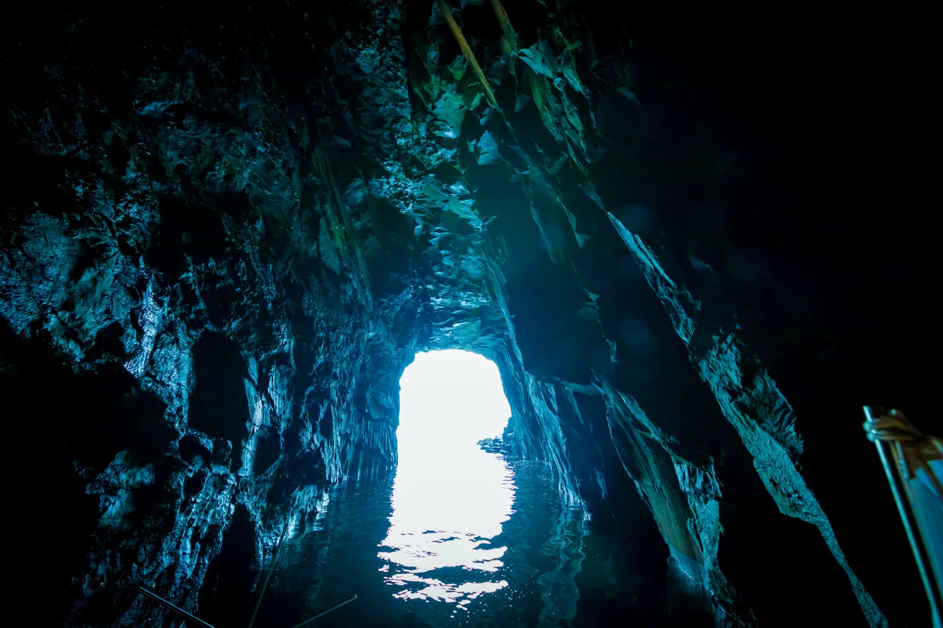 Even with a mini-boat, the cave entrance is difficult to pass through. But once you’re inside the cave, a marvelous view will surround you.