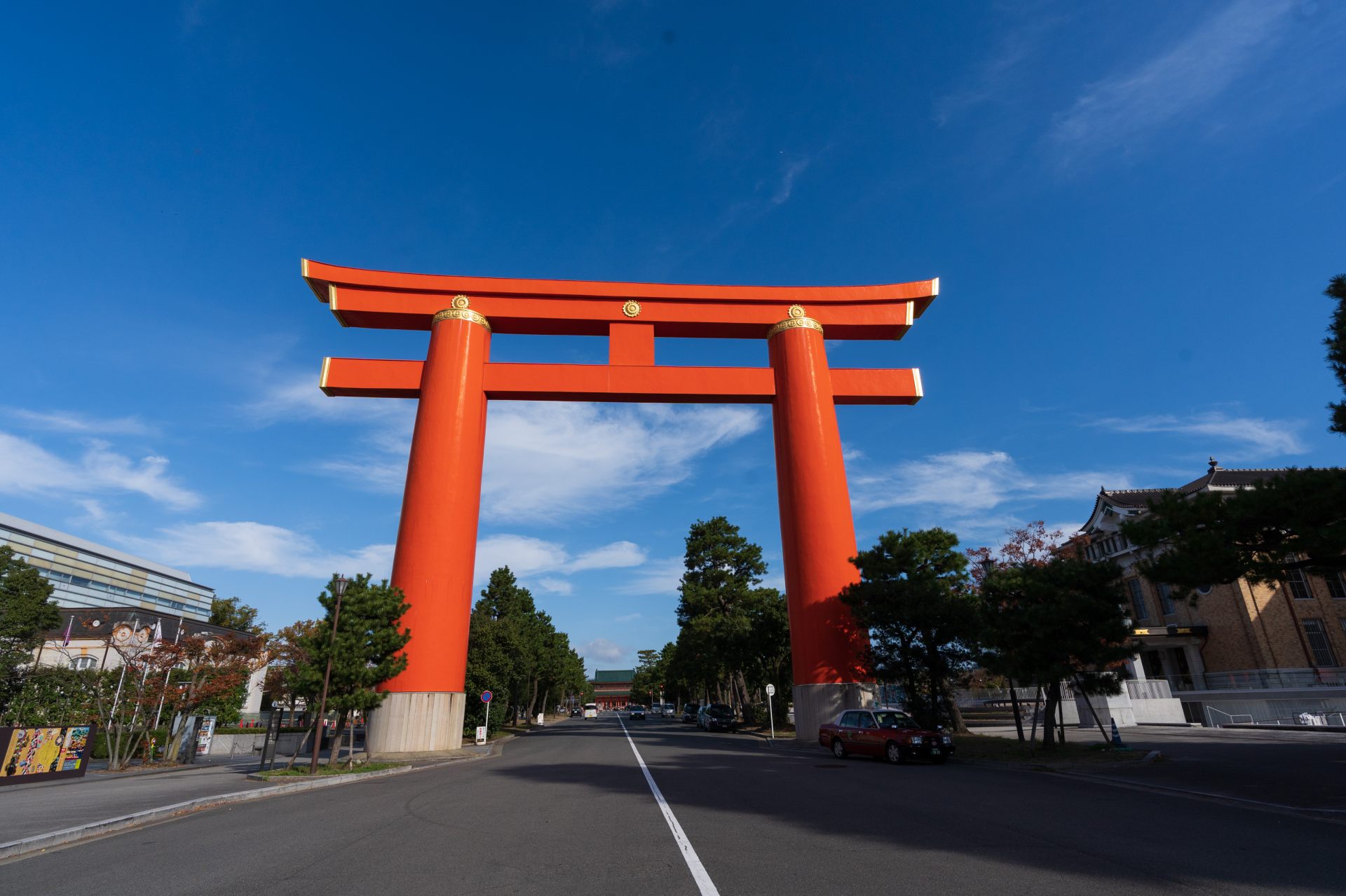 朱漆大鳥居是該地區的地標。 1929年建成時是日本最大的。