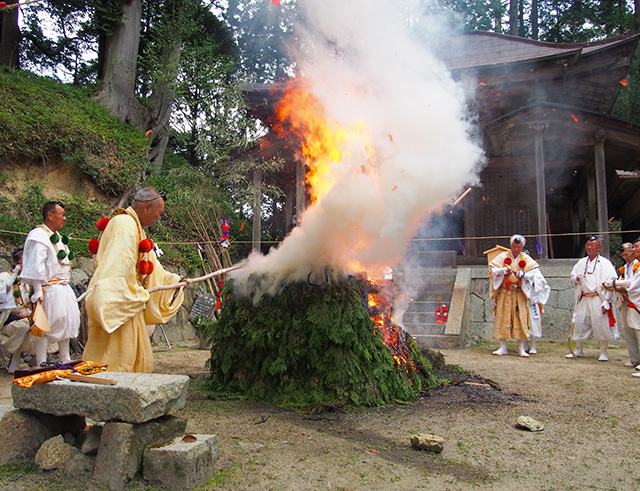 Gomashugyo by mountain priest