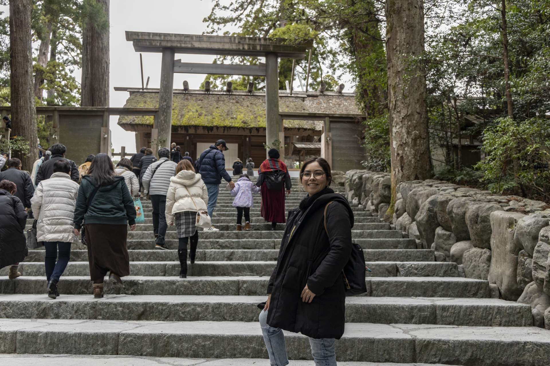 この先は撮影できなかったが、神社周辺はパワーに満ちていた。