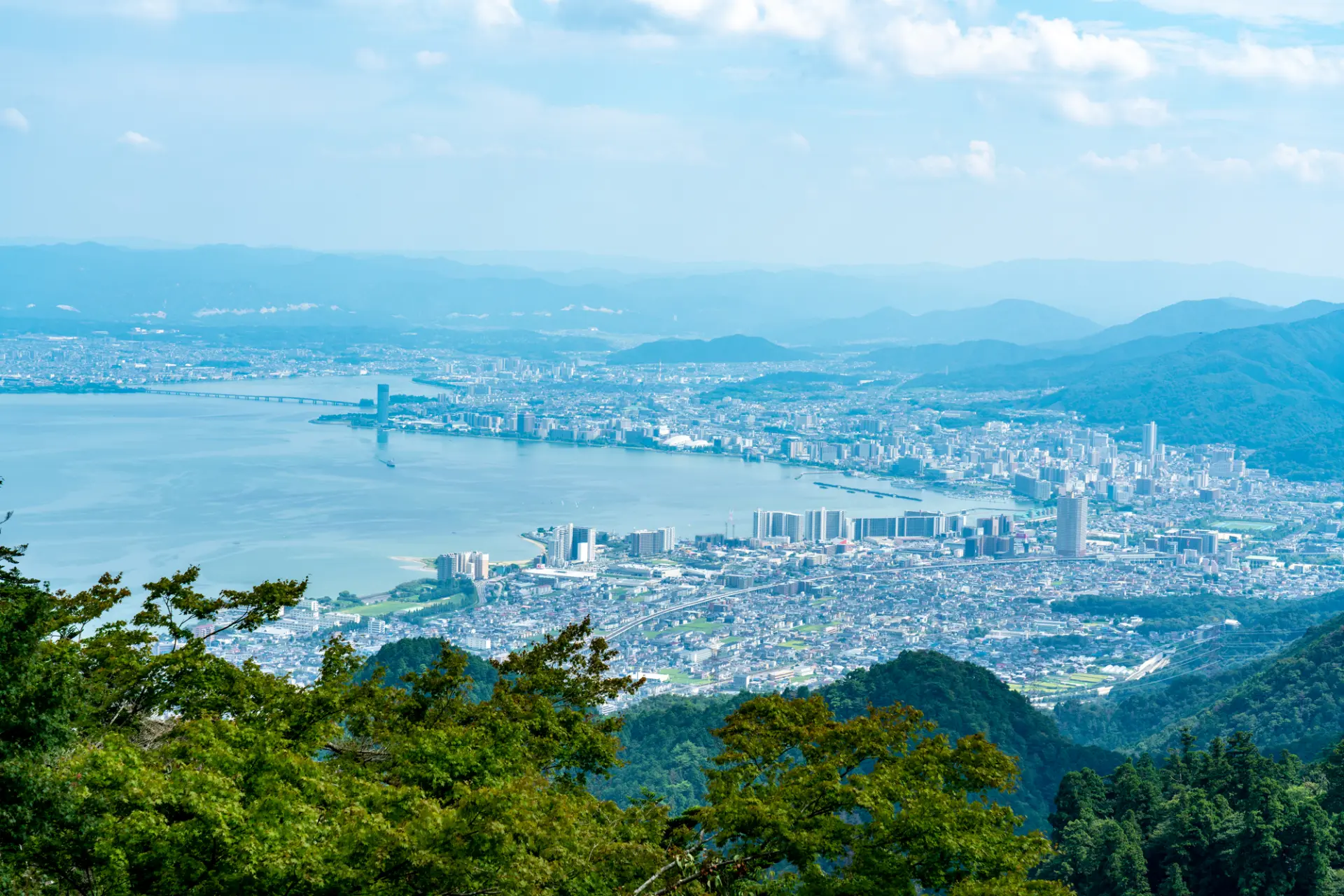 Otsu offers a relaxing stay in a setting where nature and history harmonize.