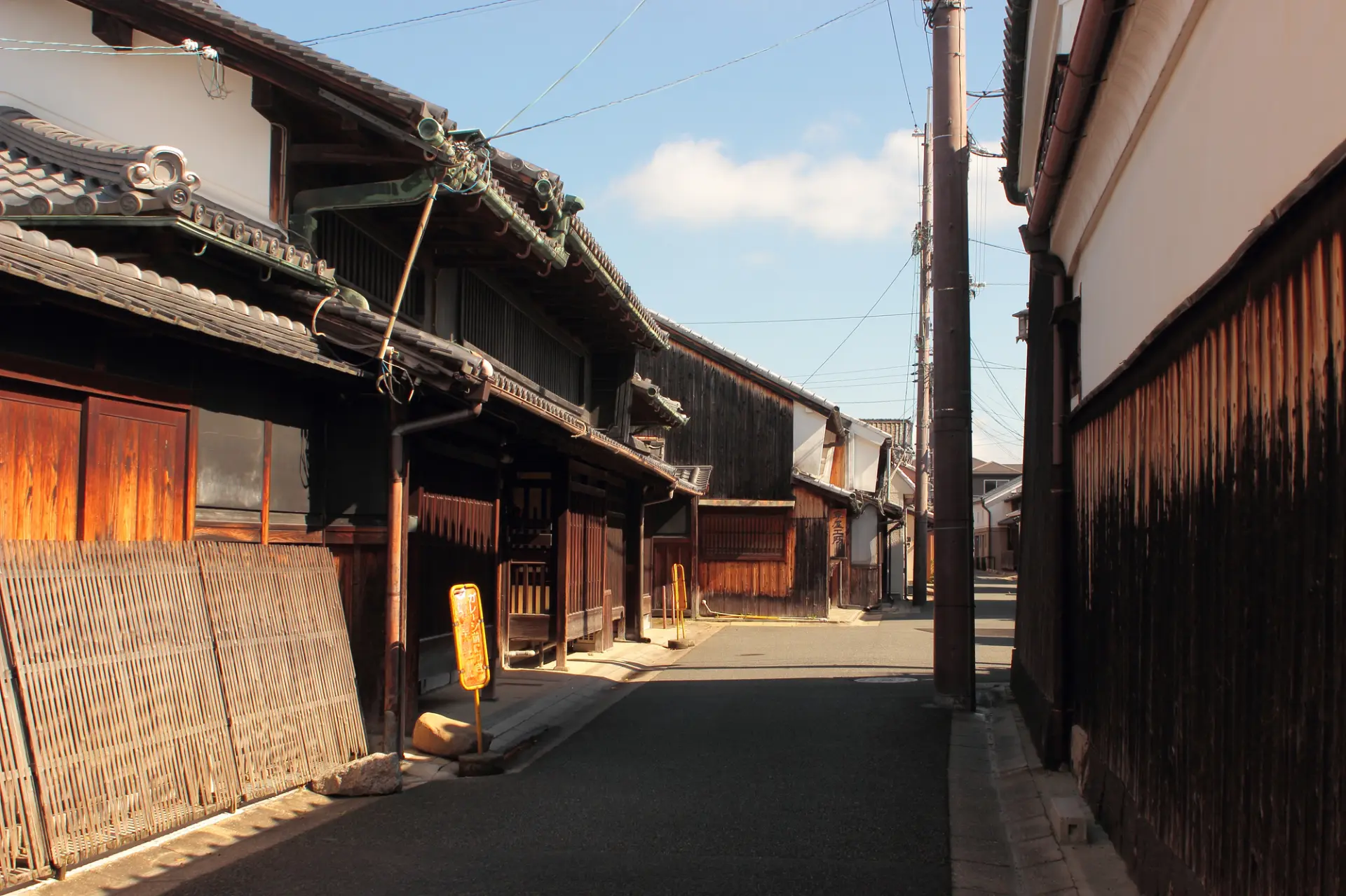 Stroll through the historic streetscape of Naramachi.
