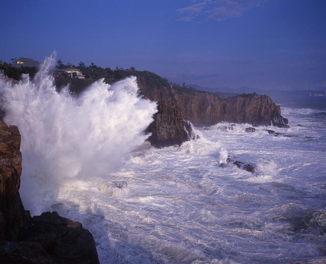 Sandanbeki Rock Cliff