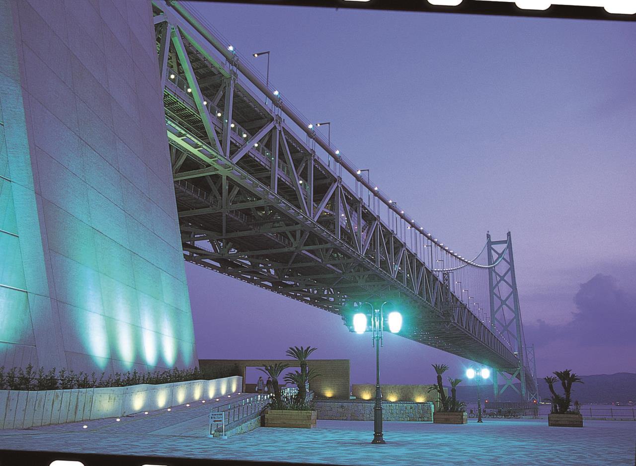 Maiko Marine Promenade (Maiko Park)/Akashi Kaikyo Bridge