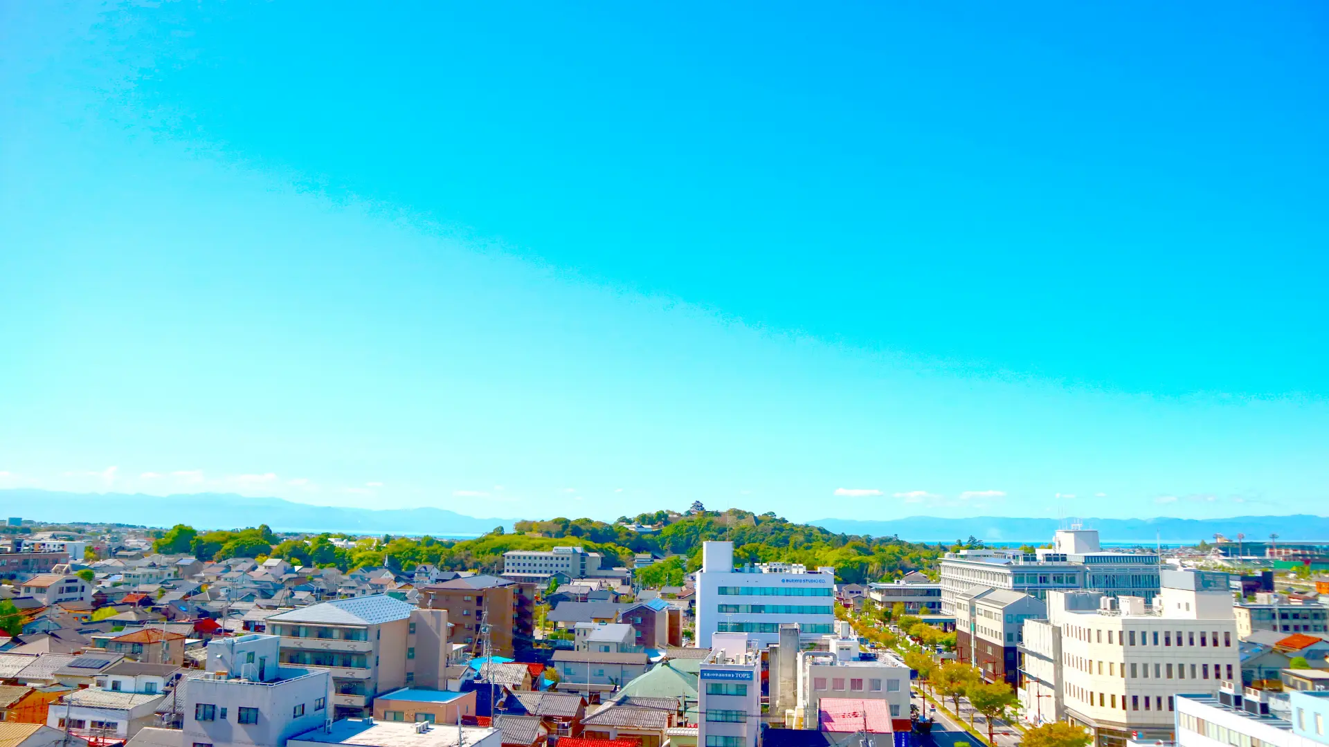 It is a symbol of Hikone City and is aiming to be registered as a World Heritage Site.