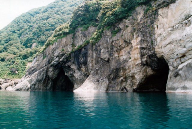 Tsuriganedo Cave Mouths