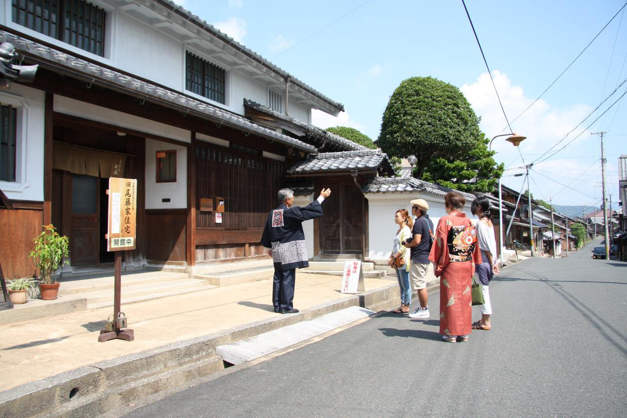 丹後ちりめんを体験し、着物のルーツを訪ねる