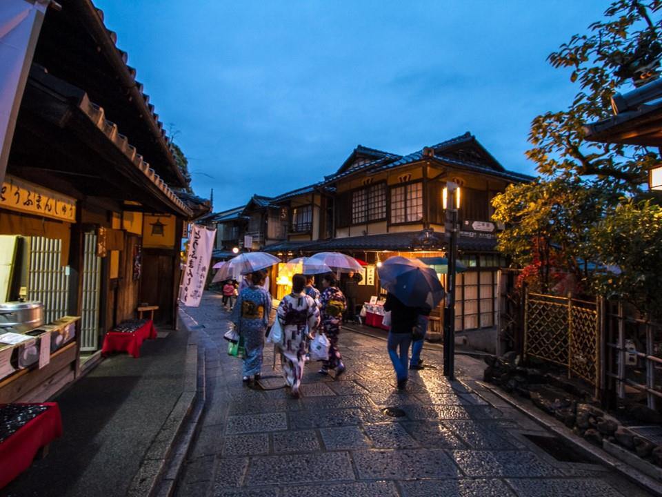 Sannenzaka (Important Traditional Building Preservation Area)