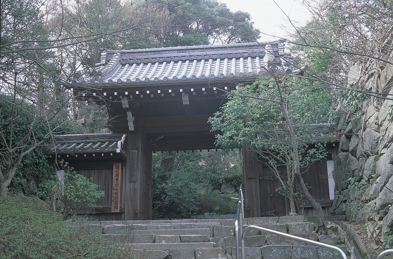 元山村雲宮瑞龍寺門縫