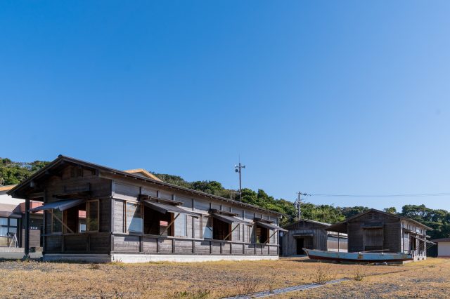 There are three Ama huts of different types.