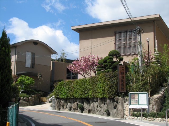 頴川美術館外観