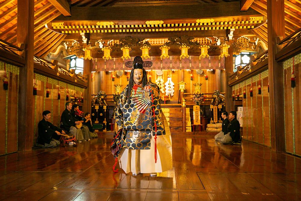 An Intimate Noh Performance Set in an Extravagant Private Hall