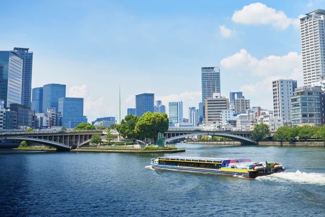 大阪の中心部中之島とアクアライナー