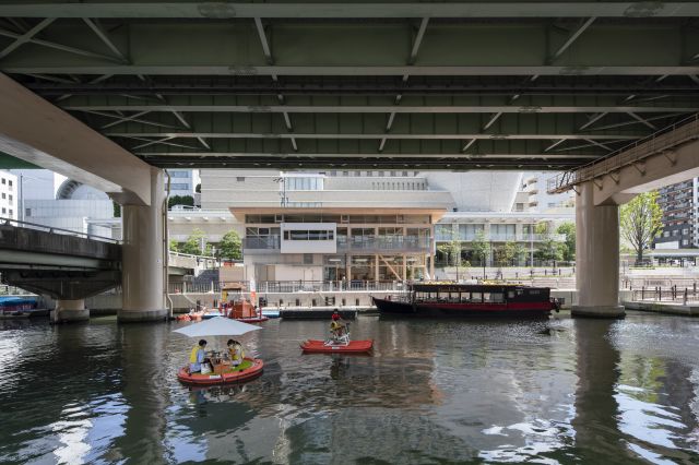 β Honmachibashi and Higashi-Yokobori River