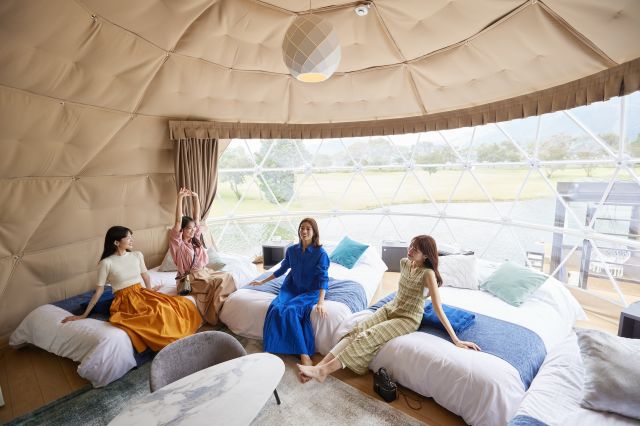 Twin dome room