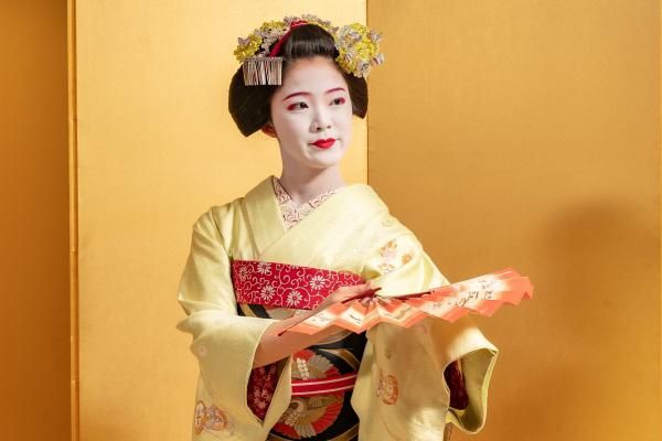 Dance of a Maiko