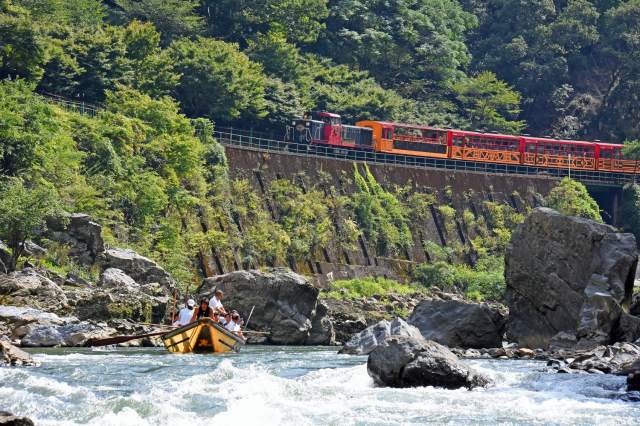 Hozu-gawa River Boat Ride and Sagano Romantic Train