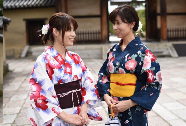 A 1,400-year-old town: Stroll in yukata through the ancient city of Nara and Ikaruga