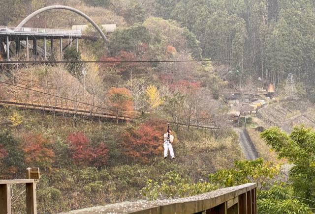 片道360mのジップライン