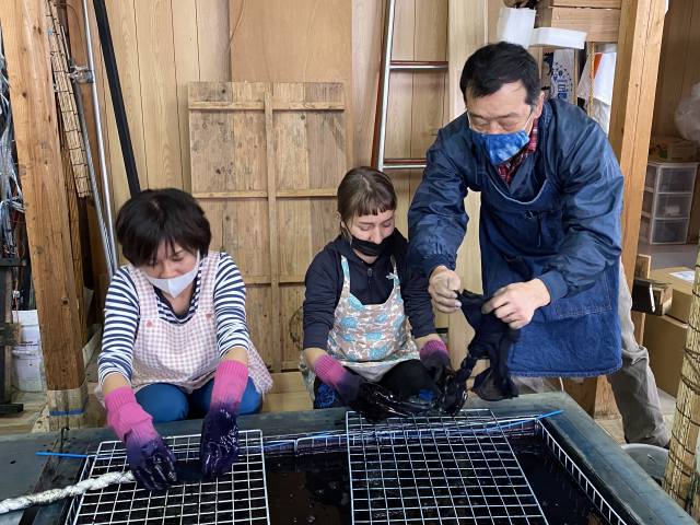 Dyes, a traditional Tokushima craft