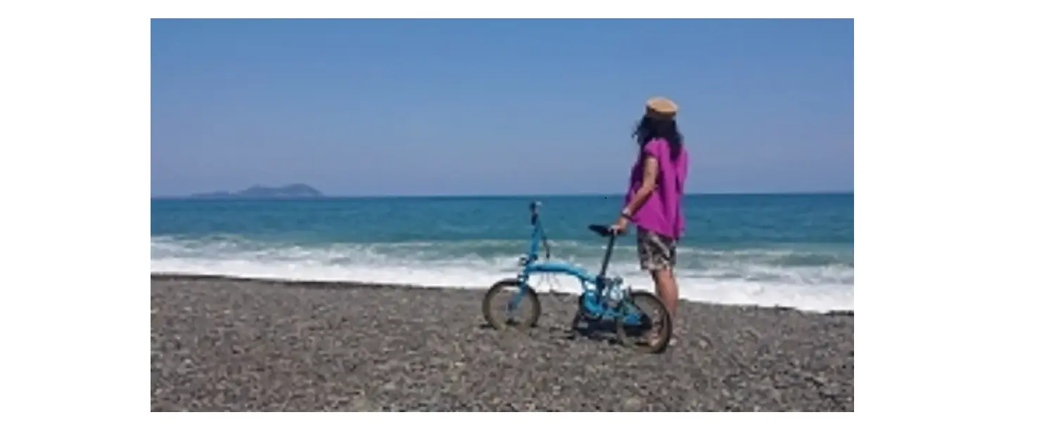 The streets of Tomoura, Kaiyo Town, visited by Brompton Pottering