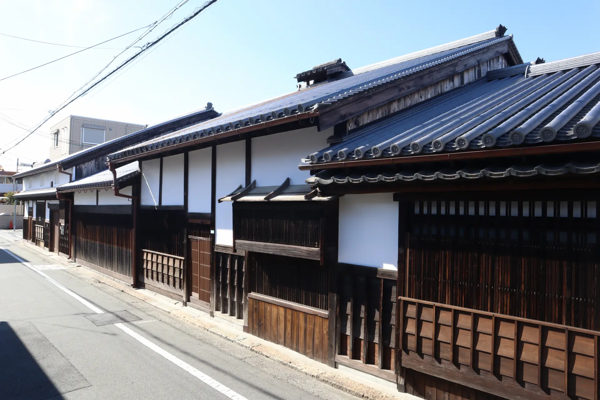 鉄炮鍛冶屋敷
（堺市立町家歴史館 井上関右衛門家住宅）