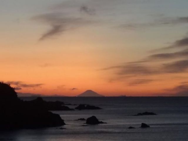 空気の澄んだ日には富士山が見えることがあります。貴重な景色です。