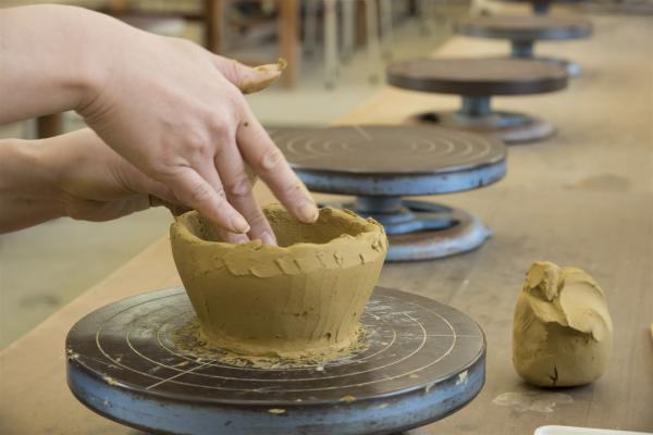 Make your own Echizen-ware rice bowl and receive rice from Echizen Town (hand-made experience)