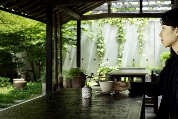 Relax on the terrace while gazing out on the climbing kiln