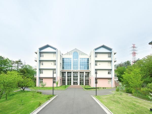 津田学園小学校正門
