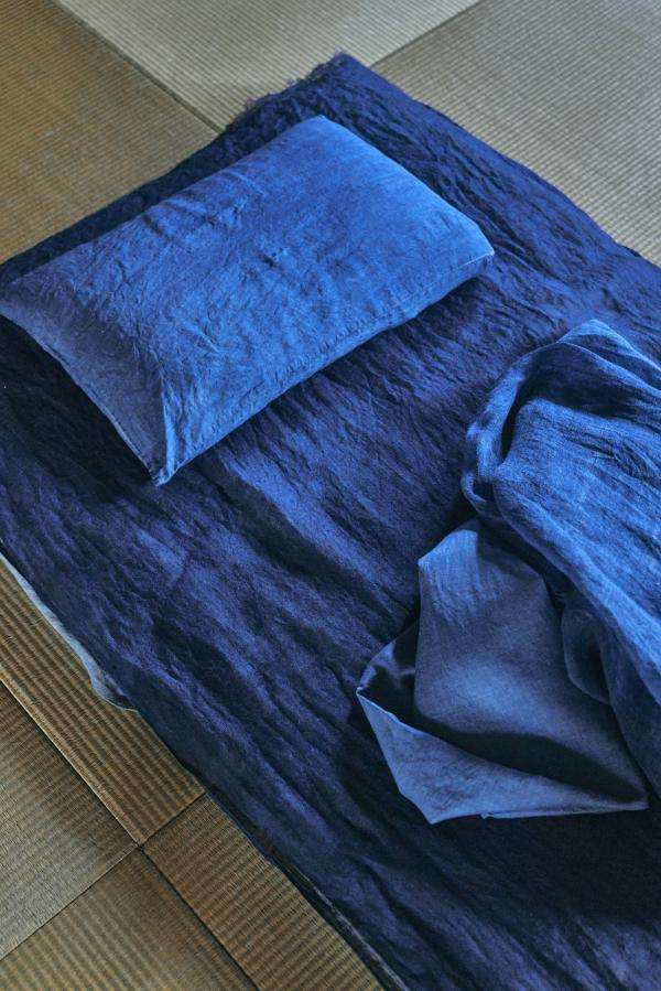 Natural indigo-dyed pillow cover and linen