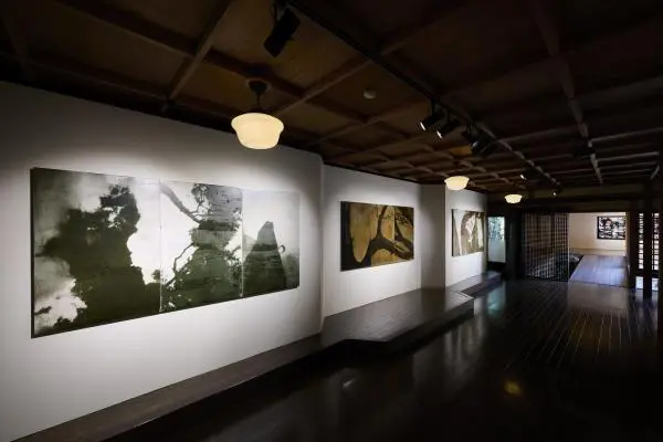 Exhibition venue for Birdhead's “Welcome to Birdhead World Again, Kyoto 2024,” utilized a historical obi shop and residence founded in 1738.
KYOTOGRAPHIE 2024, Photo by Takeshi Asano