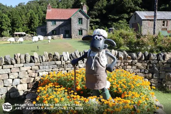 The world's first clay animation of ”Shaun the Sheep Farm Garden” in real-world