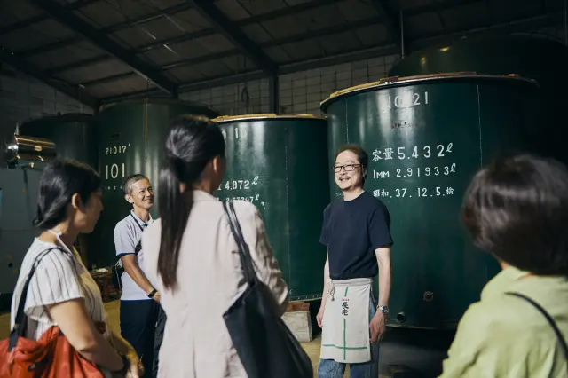 The brewery tour is conducted by the brewmaster (reservations required, only available in Japanese).