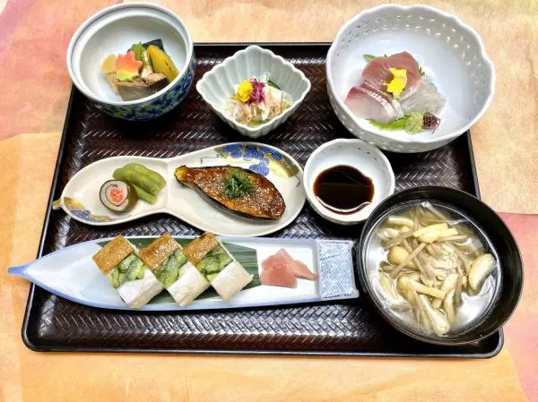 Local cuisine: "Kurawanka Gozen"