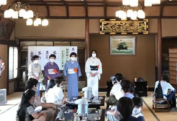 63畳の大広間でお抹茶体験！