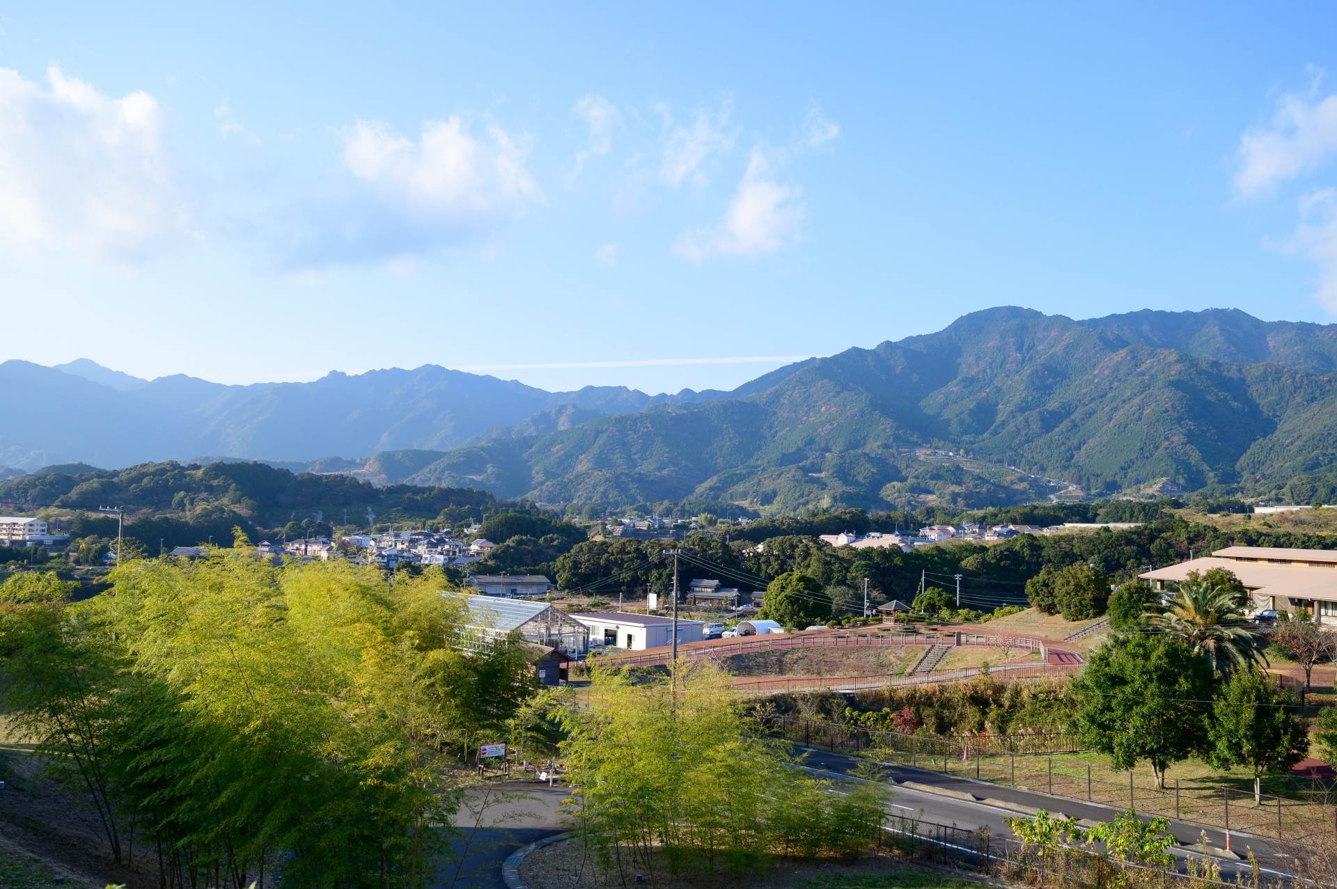 大自然に囲まれた敷地には、趣の異なる施設が盛りだくさん