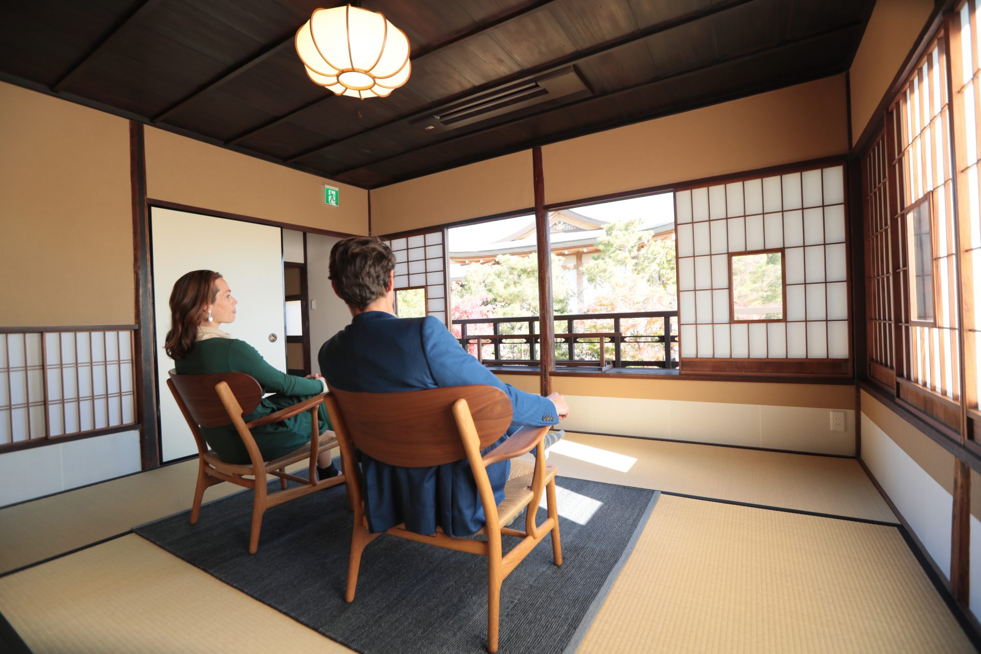 松林庵の内観（古い邸宅の趣を残しつつモダンで快適な空間)